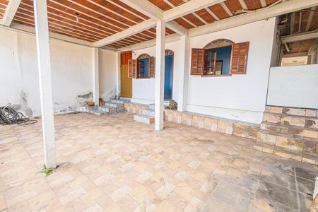 garagem de casa à venda com 2 quartos, 89m² em Conjunto Confisco, Belo Horizonte