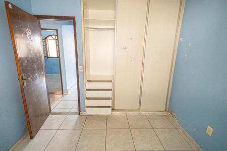 quarto 2 de casa para alugar com 2 quartos, 89m² em Conjunto Confisco, Belo Horizonte