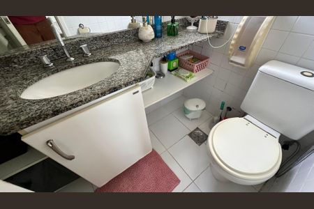 Apartamento à venda com 70m², 2 quartos e 1 vagaBanheiro do Quarto 1
