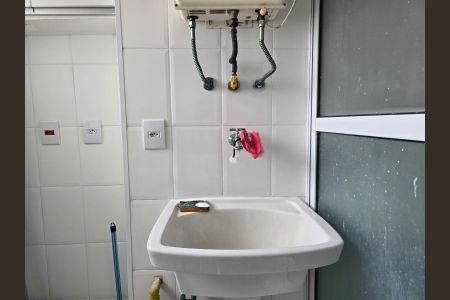 Apartamento para alugar com 76m², 3 quartos e 2 vagas Apartamento para alugar com 76m², 3 quartos e 2 vagasCozinha e Área de Serviço
