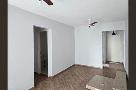 Sala  de apartamento para alugar com 3 quartos, 76m² em Vila Augusta, Guarulhos