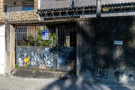 Casa à venda com 480m², 6 quartos e 2 vagas Casa à venda com 480m², 6 quartos e 2 vagasFachada da Entrada