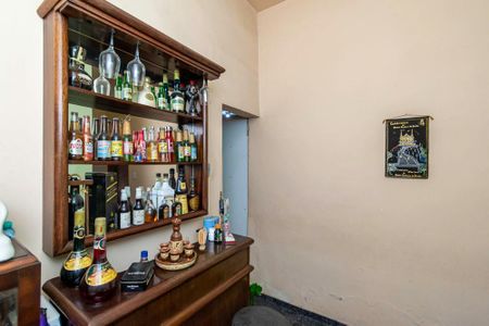 Casa à venda com 480m², 6 quartos e 2 vagas Casa à venda com 480m², 6 quartos e 2 vagasCasa da frente - Sala de Jantar