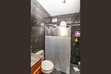 Casa à venda com 480m², 6 quartos e 2 vagas Casa à venda com 480m², 6 quartos e 2 vagasCasa da frente - Banheiro da Suíte 2