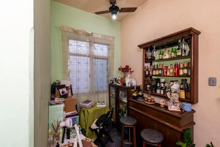 Casa à venda com 480m², 6 quartos e 2 vagas Casa à venda com 480m², 6 quartos e 2 vagasCasa da frente - Sala de Jantar