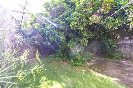 Casa à venda com 480m², 6 quartos e 2 vagas Casa à venda com 480m², 6 quartos e 2 vagasQuintal