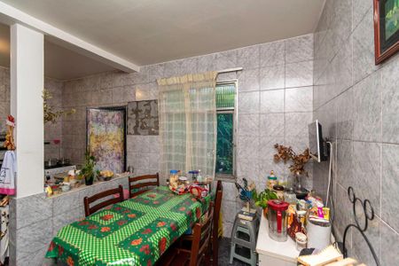 Casa à venda com 480m², 6 quartos e 2 vagas Casa à venda com 480m², 6 quartos e 2 vagasCasa da frente - Copa