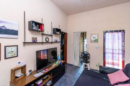 Casa da frente - Sala de casa à venda com 6 quartos, 480m² em Penha, Rio de Janeiro