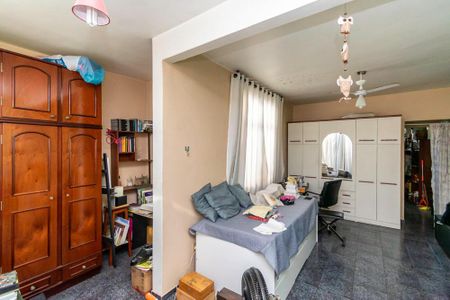 Casa à venda com 480m², 6 quartos e 2 vagas Casa à venda com 480m², 6 quartos e 2 vagasCasa da frente - Suíte 2