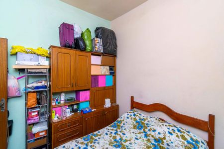 Casa à venda com 480m², 6 quartos e 2 vagas Casa à venda com 480m², 6 quartos e 2 vagasCasa da frente - Quarto