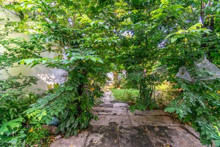 Casa à venda com 480m², 6 quartos e 2 vagas Casa à venda com 480m², 6 quartos e 2 vagasQuintal