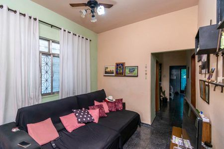 Casa à venda com 480m², 6 quartos e 2 vagas Casa à venda com 480m², 6 quartos e 2 vagasCasa da frente - Sala