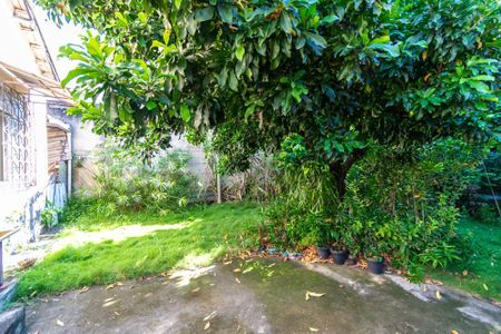 Casa à venda com 480m², 6 quartos e 2 vagas Casa à venda com 480m², 6 quartos e 2 vagasQuintal