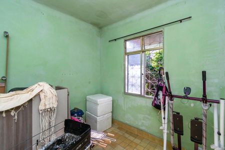 Casa à venda com 480m², 6 quartos e 2 vagas Casa à venda com 480m², 6 quartos e 2 vagasCasa dos fundos - Quarto 2