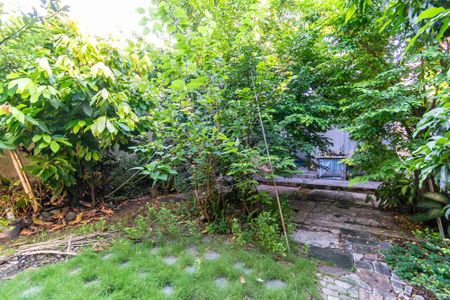 Casa à venda com 480m², 6 quartos e 2 vagas Casa à venda com 480m², 6 quartos e 2 vagasQuintal