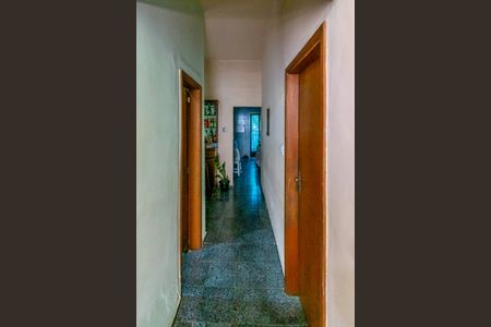 Casa à venda com 480m², 6 quartos e 2 vagas Casa à venda com 480m², 6 quartos e 2 vagasCasa da frente - Sala