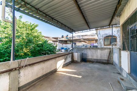 Casa à venda com 480m², 6 quartos e 2 vagas Casa à venda com 480m², 6 quartos e 2 vagasTerraço