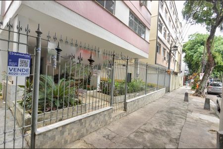 Apartamento à venda com 140m², 4 quartos e 1 vaga Apartamento à venda com 140m², 4 quartos e 1 vagaFachada