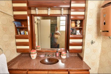 Apartamento à venda com 140m², 4 quartos e 1 vaga Apartamento à venda com 140m², 4 quartos e 1 vagaBanheiro 2