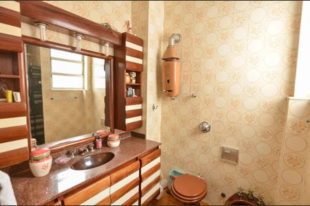 Apartamento à venda com 140m², 4 quartos e 1 vaga Apartamento à venda com 140m², 4 quartos e 1 vagaBanheiro 2