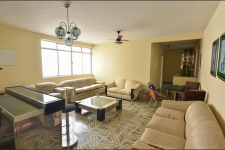 Apartamento à venda com 140m², 4 quartos e 1 vaga Apartamento à venda com 140m², 4 quartos e 1 vagaTerraço