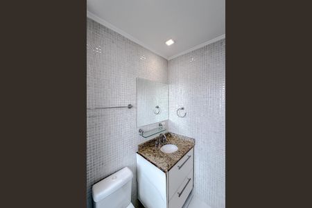 Apartamento para alugar com 216m², 3 quartos e 4 vagas Apartamento para alugar com 216m², 3 quartos e 4 vagasBanheiro da Suíte 1