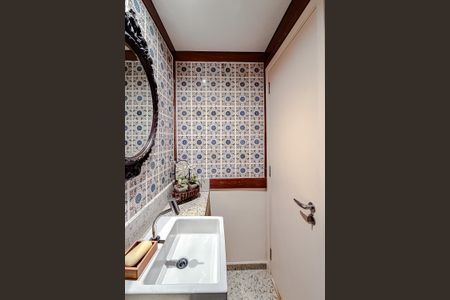 Apartamento para alugar com 216m², 3 quartos e 4 vagas Apartamento para alugar com 216m², 3 quartos e 4 vagasLavabo