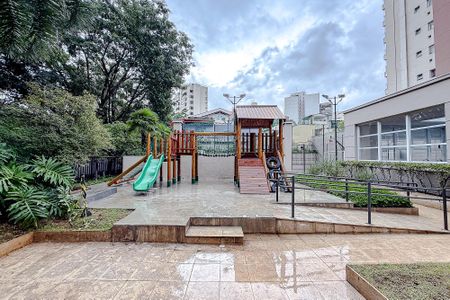 Apartamento para alugar com 216m², 3 quartos e 4 vagas Apartamento para alugar com 216m², 3 quartos e 4 vagasÁrea comum - Playground