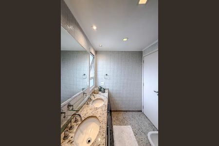 Apartamento para alugar com 216m², 3 quartos e 4 vagas Apartamento para alugar com 216m², 3 quartos e 4 vagasBanheiro da Suíte 3