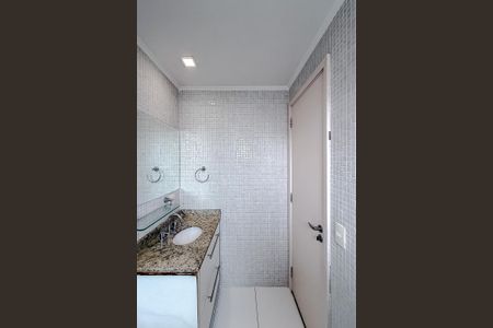 Apartamento para alugar com 216m², 3 quartos e 4 vagas Apartamento para alugar com 216m², 3 quartos e 4 vagasBanheiro da Suíte 1