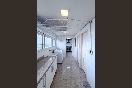 Apartamento para alugar com 216m², 3 quartos e 4 vagas Apartamento para alugar com 216m², 3 quartos e 4 vagasÁrea de Serviço