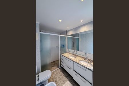 Apartamento para alugar com 216m², 3 quartos e 4 vagas Apartamento para alugar com 216m², 3 quartos e 4 vagasBanheiro da Suíte 3