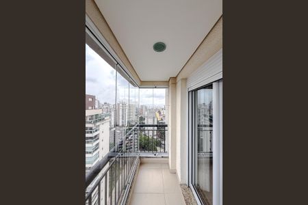 Apartamento para alugar com 216m², 3 quartos e 4 vagas Apartamento para alugar com 216m², 3 quartos e 4 vagasVaranda da Suíte 3