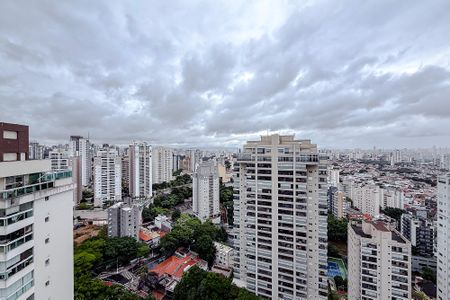 Apartamento para alugar com 216m², 3 quartos e 4 vagas Apartamento para alugar com 216m², 3 quartos e 4 vagasVista da Suíte 1