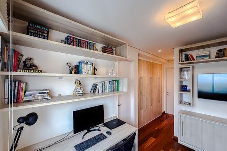 Apartamento para alugar com 216m², 3 quartos e 4 vagas Apartamento para alugar com 216m², 3 quartos e 4 vagasQuarto 1 - Suíte