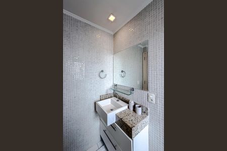 Apartamento para alugar com 216m², 3 quartos e 4 vagas Apartamento para alugar com 216m², 3 quartos e 4 vagasBanheiro da Suíte 2