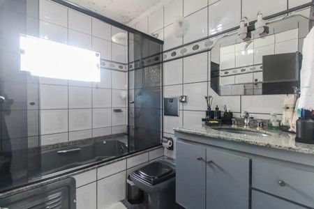 Casa à venda com 250m², 4 quartos e 4 vagas Casa à venda com 250m², 4 quartos e 4 vagasBanheiro 2