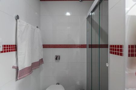 Casa à venda com 250m², 4 quartos e 4 vagas Casa à venda com 250m², 4 quartos e 4 vagasBanheiro