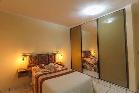 Casa à venda com 250m², 4 quartos e 4 vagas Casa à venda com 250m², 4 quartos e 4 vagasSuite