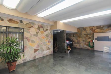 Casa à venda com 250m², 4 quartos e 4 vagas Casa à venda com 250m², 4 quartos e 4 vagasGaragem