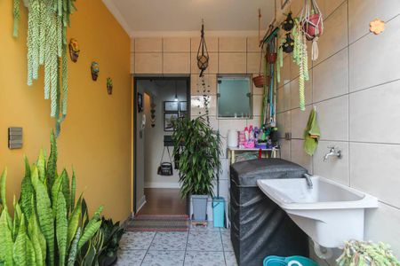 Casa à venda com 250m², 4 quartos e 4 vagas Casa à venda com 250m², 4 quartos e 4 vagasÁrea de Serviço 2