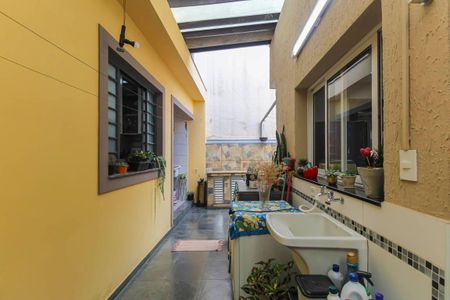 Casa à venda com 250m², 4 quartos e 4 vagas Casa à venda com 250m², 4 quartos e 4 vagasÁrea de Serviço