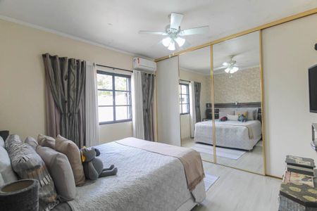 Casa à venda com 250m², 4 quartos e 4 vagas Casa à venda com 250m², 4 quartos e 4 vagasQuarto 2