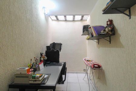 Casa à venda com 250m², 4 quartos e 4 vagas Casa à venda com 250m², 4 quartos e 4 vagasEscritorio