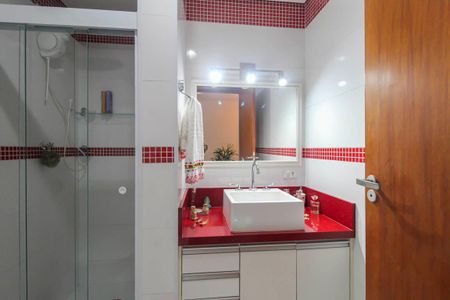 Casa à venda com 250m², 4 quartos e 4 vagas Casa à venda com 250m², 4 quartos e 4 vagasBanheiro