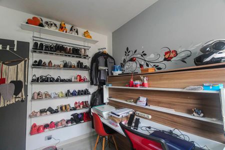 Casa à venda com 250m², 4 quartos e 4 vagas Casa à venda com 250m², 4 quartos e 4 vagasQuarto 3