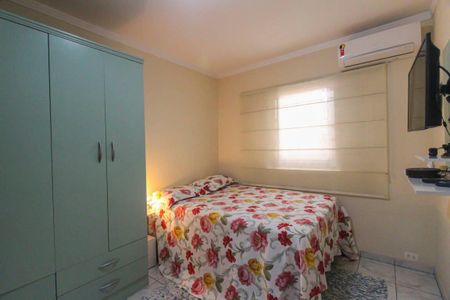 Casa à venda com 250m², 4 quartos e 4 vagas Casa à venda com 250m², 4 quartos e 4 vagasQuarto