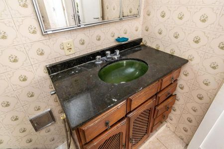 Apartamento para alugar com 65m², 2 quartos e sem vaga Apartamento para alugar com 65m², 2 quartos e sem vagaBanheiro