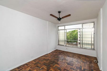 Sala de apartamento para alugar com 2 quartos, 65m² em Olaria, Rio de Janeiro