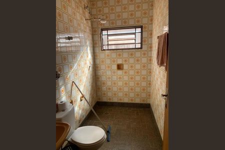Banheiro de casa à venda com 2 quartos, 125m² em Vila Aquilino, Santo André